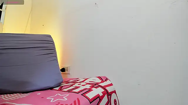 MiaEvans0 online show from June 1, 6:53 pm