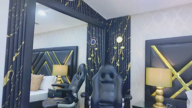 LaurenHazell online show from March 28, 3:39 am