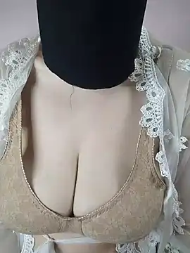 Nada Oh online show from July 12, 7:36 pm