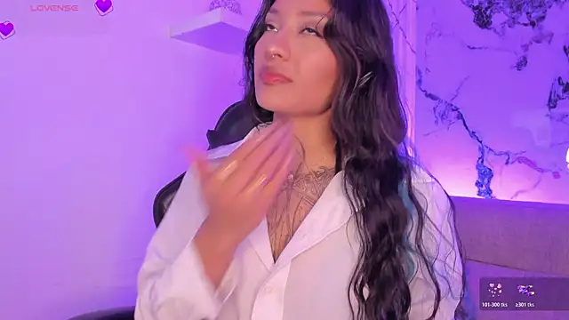NicoleMonet1 online show from June 9, 10:20 pm