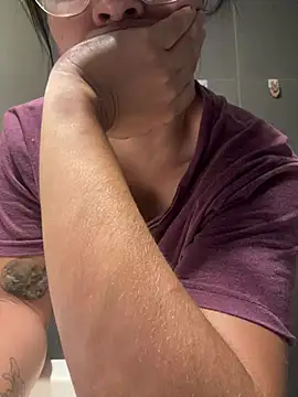 justinahallo online show from March 26, 4:25 am