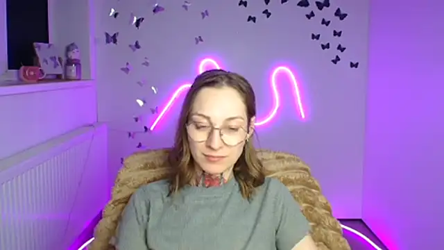 Esmi Winter online show from March 23, 6:58 pm