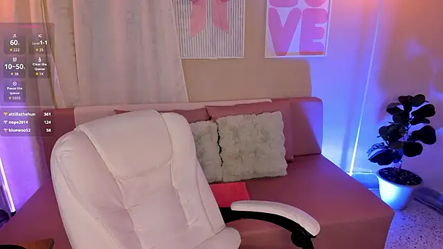 LiliteaseX online show from March 27, 7:47 pm