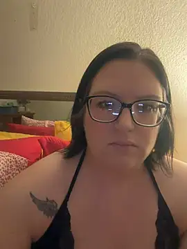 FreaksOffALeash3261 online show from May 19, 3:13 am