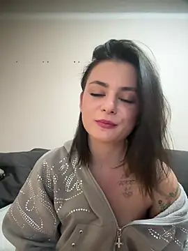 alwayshornyvivi online show from March 7, 9:11 pm