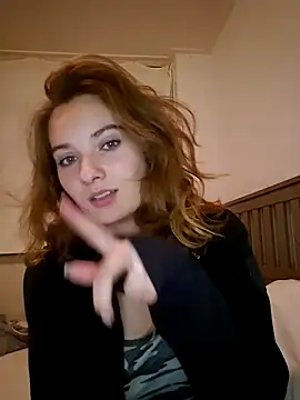 sweetsophie69 online show from March 29, 9:25 pm