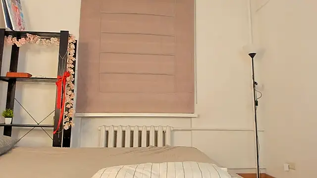 WarmAtEdges online show from April 14, 4:29 pm