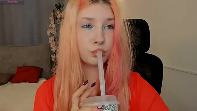 WarmAtEdges online show from March 24, 3:28 pm