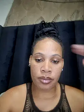 BootyCaramelxx online show from April 9, 8:25 pm