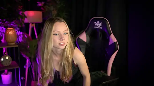 SweetDaisy me online show from March 17, 4:11 pm