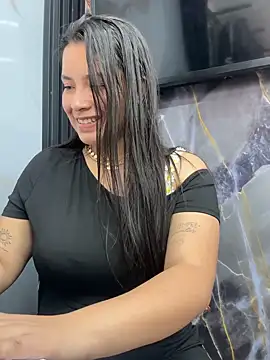 Miss Bella Flame online show from April 18, 6:21 pm