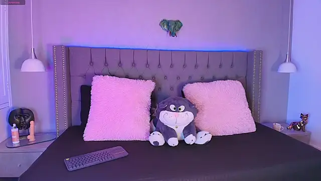 angelina honey  online show from April 17, 3:41 am