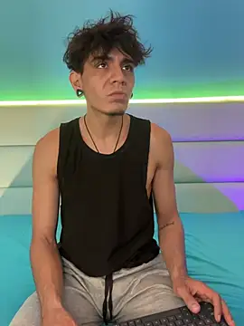 abrilandjulian online show from March 24, 11:48 am