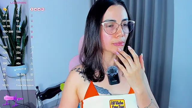 sara ospina22 online show from June 12, 9:34 pm