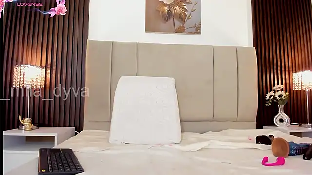  MiLa Dyva online show from May 30, 12:36 pm