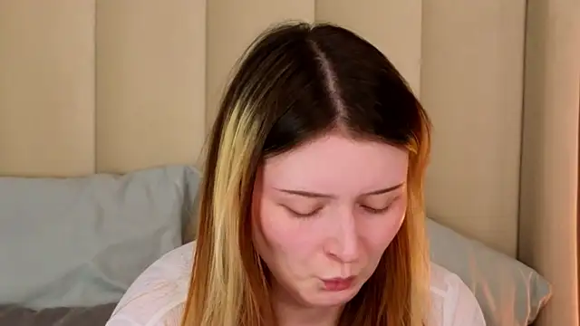 AlyssFrost online show from July 7, 3:09 am