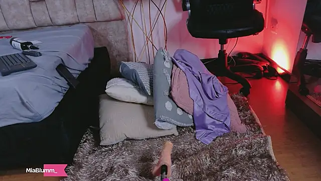 MiiaBlumm  online show from March 20, 5:40 pm