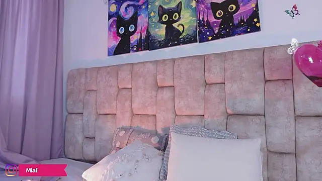 MiiaBlumm  online show from March 22, 9:10 pm