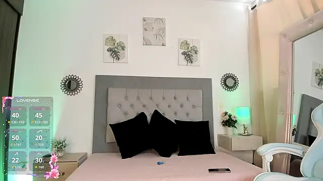 julietha Vega online show from March 17, 6:56 pm