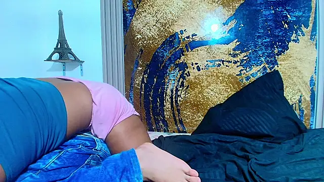 raven robin  online show from April 10, 6:30 am