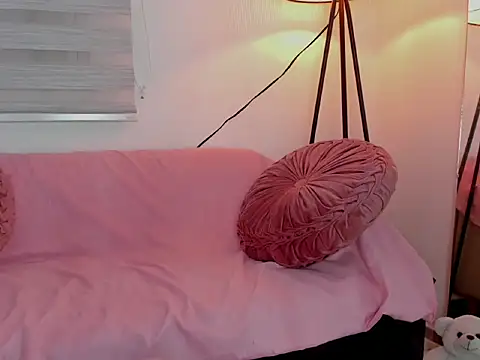 yourlollypetite online show from March 11, 1:54 am