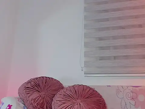 yourlollypetite online show from March 8, 2:04 am