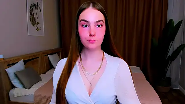 Maddy Wood  online show from April 12, 6:33 pm