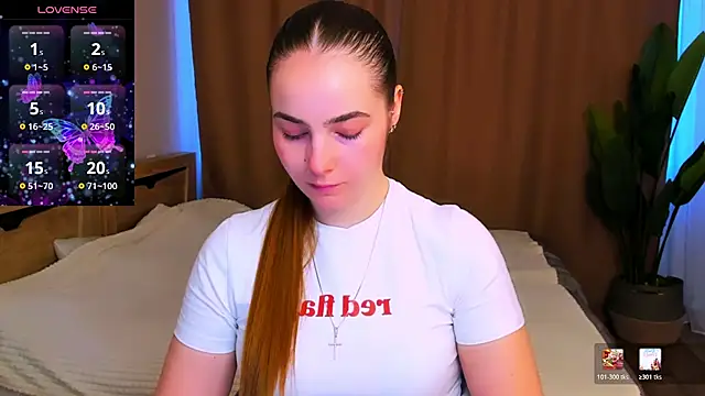 Maddy Wood  online show from March 15, 10:28 am