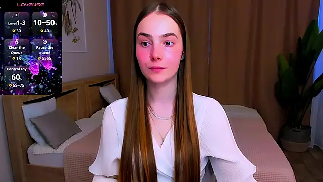 Maddy Wood  online show from March 25, 3:04 pm