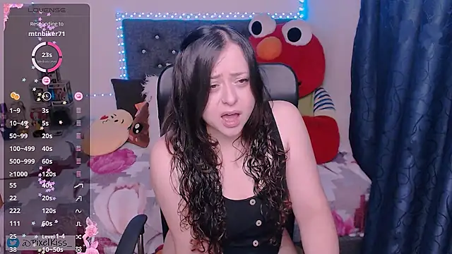 PixelKiss  online show from April 20, 10:07 am