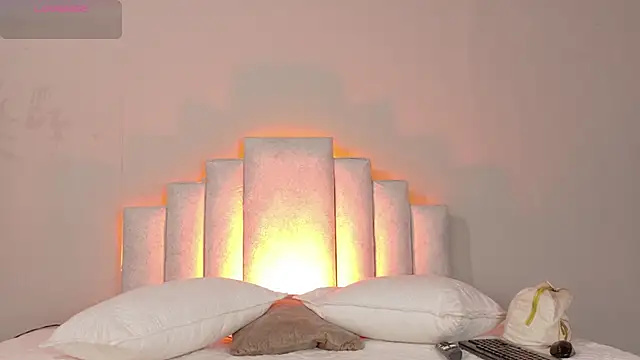 Sheinny brown1 online show from March 27, 8:09 pm