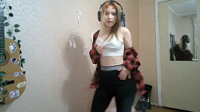 MilaTyan online show from April 18, 7:58 pm