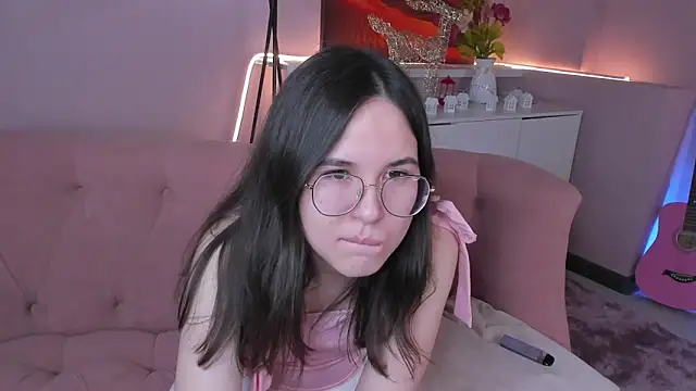 leylamirage online show from March 14, 1:56 pm