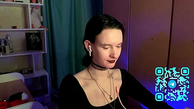 MabelDefina online show from March 28, 12:59 pm