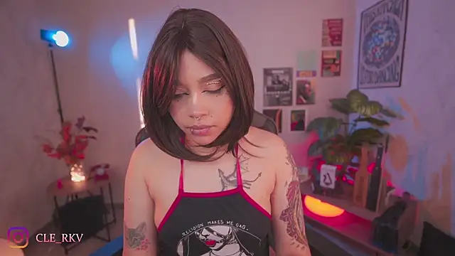 violette clerk1  online show from March 29, 10:31 pm