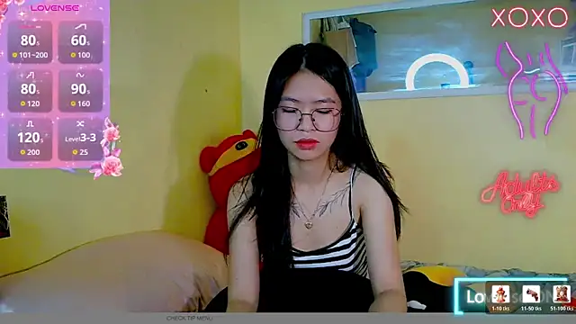 Luna Moonfang online show from July 3, 3:40 pm