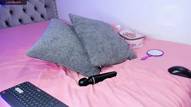 eva cutee  online show from April 8, 10:23 pm