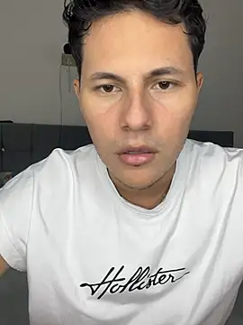 19daniboy online show from July 10, 9:59 pm