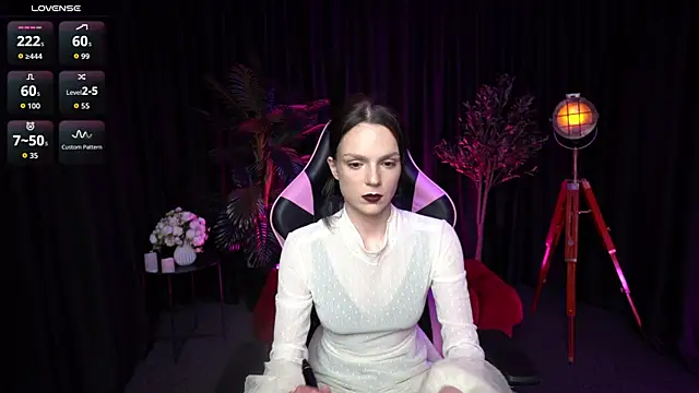 Wild Alice me online show from March 31, 4:40 pm