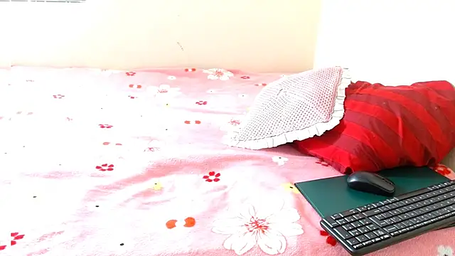 valkahot20 online show from March 16, 4:22 pm