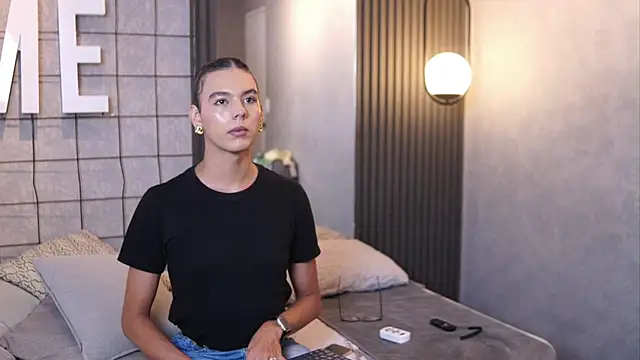 Luxa Velvet online show from April 2, 2:14 pm