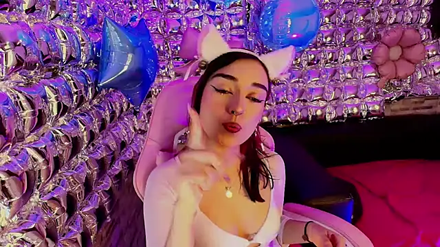 lala cherry online show from April 13, 8:09 pm