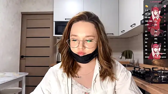 AinaSmith online show from April 5, 10:14 am