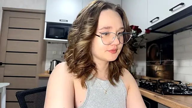 AinaSmith online show from March 28, 11:43 am