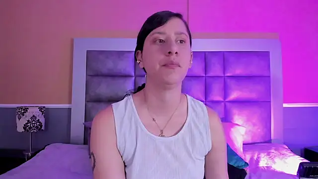 LunaDamasco online show from March 24, 7:08 pm