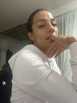 yesica2507 online show from April 2, 12:19 am