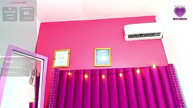 curvybuffgirllll online show from March 19, 7:29 pm