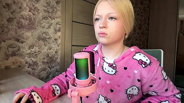 JeneeBIanks online show from March 21, 10:42 am