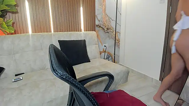 Antonella Moretti  online show from April 3, 3:48 am