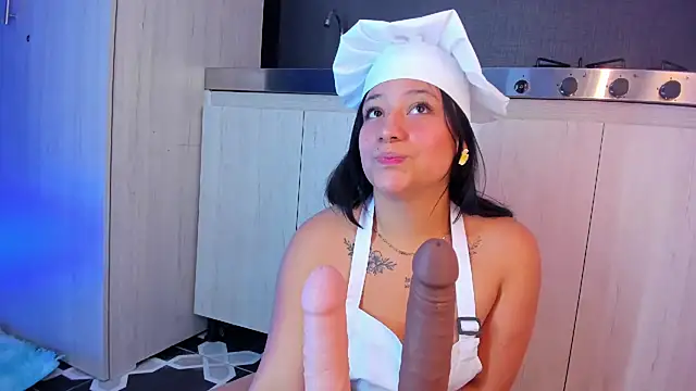 EmiilyRousee online show from April 7, 6:59 am